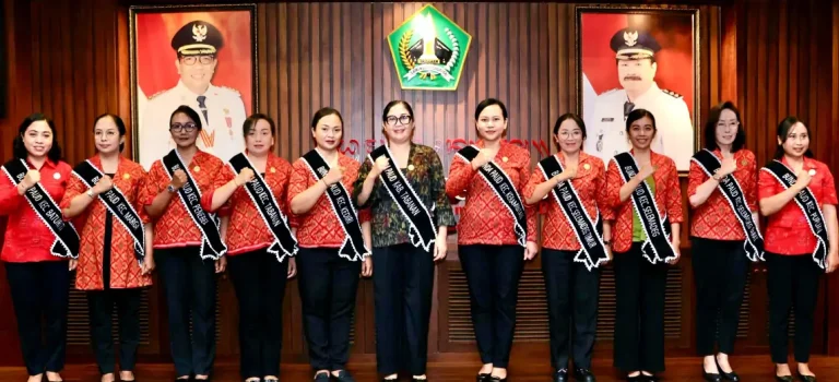 Bupati Tabanan, Dr. I Komang Gede Sanjaya, S.E., M.M., secara resmi mengukuhkan Rai Wahyuni Sanjaya sebagai Bunda PAUD Kabupaten Tabanan.