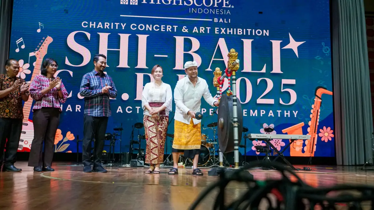 Wabup Bagus Alit Sucipta didampingi Nyonya Yunita Alit Sucipta secara resmi membuka SHI-Bali CARE 2025 (Charity, Action, Respect end Empathy), Charity Concert and Art Exhibition yang di Balai Budaya Giri Nata Mandala, Puspem Badung, Sabtu (27/9).