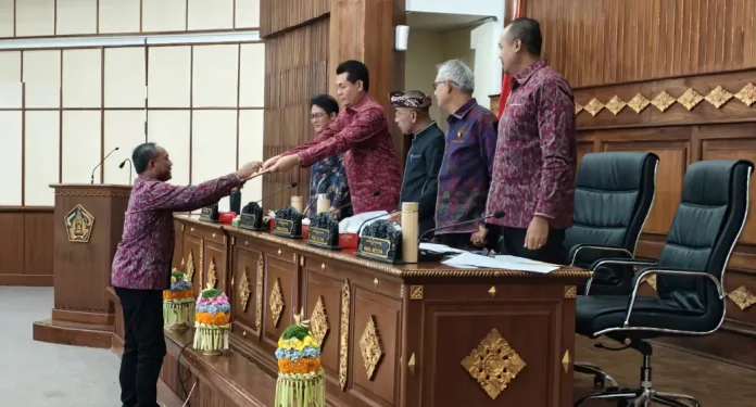 DPRD Provinsi Bali menggelar Rapat Paripurna ke-4 Masa Persidangan I Tahun Sidang 2025–2026, Senin 15 September 2025. DPRD Provinsi Bali menggelar Rapat Paripurna ke-4 Masa Persidangan I Tahun Sidang 2025–2026, Senin 15 September 2025.