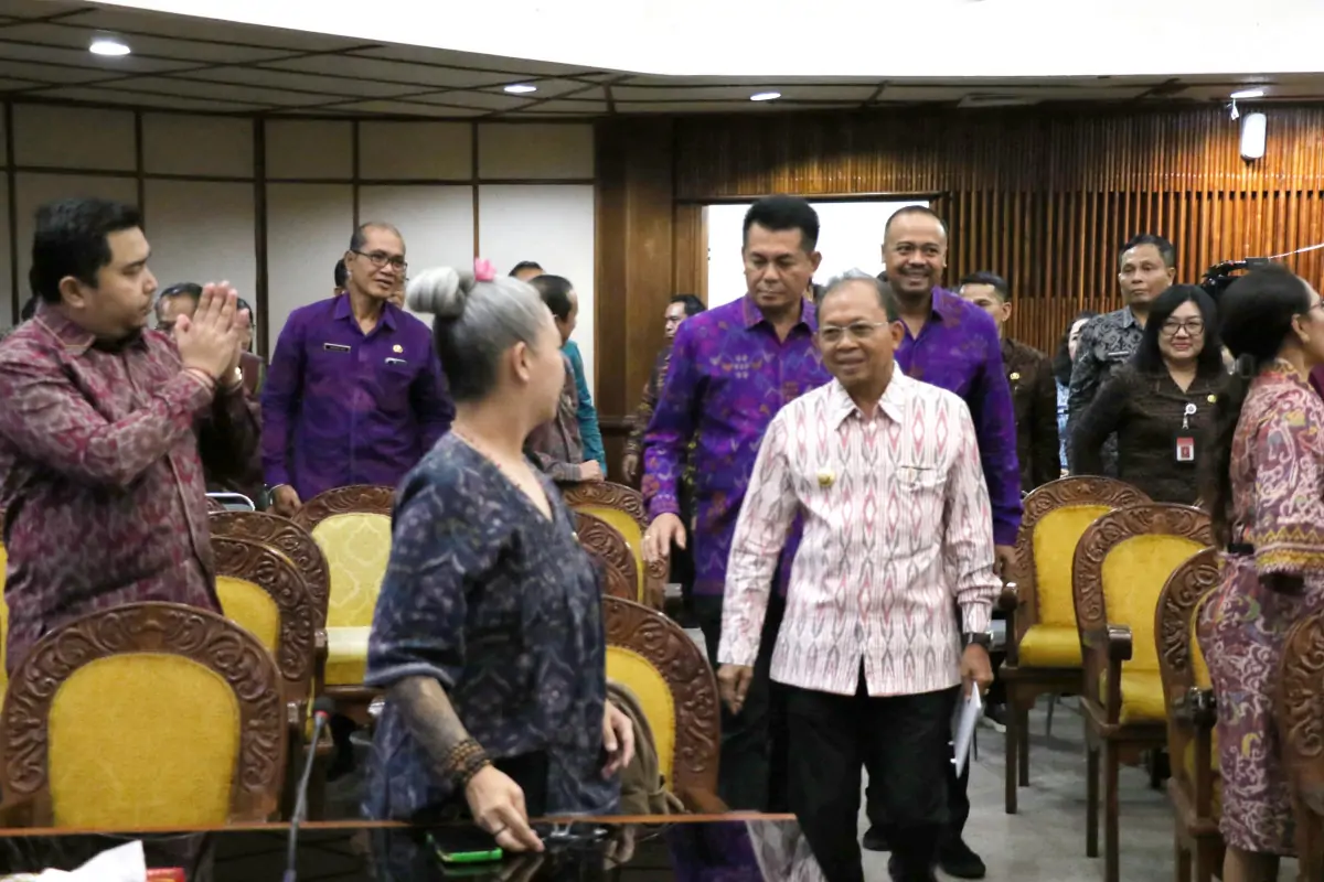 DPRD Provinsi Bali menggelar rapat paripurna ke-V untuk membahas penjelasan Gubernur terkait Raperda APBD 2026 dan penyertaan modal daerah pada Perseroan Daerah Pusat Kebudayaan Bali.