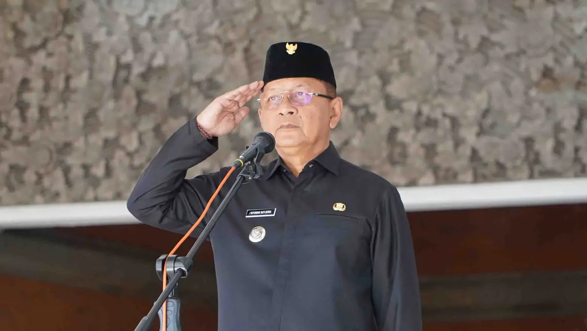Bupati Buleleng I Nyoman Sutjidra menegaskan bahwa Pancasila harus diamalkan dalam kehidupan sehari-hari sebagai pedoman persatuan dan solusi menghadapi tantangan kebangsaan. Bupati Buleleng I Nyoman Sutjidra menegaskan bahwa Pancasila harus diamalkan dalam kehidupan sehari-hari sebagai pedoman persatuan dan solusi menghadapi tantangan kebangsaan.