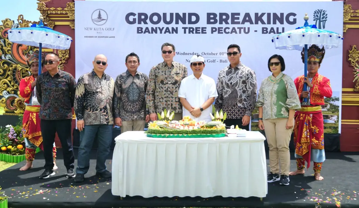 Bupati Wayan Adi Arnawa menghadiri ground breaking pembangunan Banyan Tree Pecatu, yang berlokasi di Hole 15 New Kuta Golf Bali, Kecamatan Kuta Selatan, Rabu (1/10).