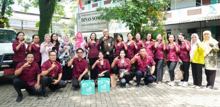 Ketua K3S Kabupaten Badung, Nyonya Rasniathi Adi Arnawa dan rombongan melaksanakan kunjungan kerja sekaligus study tiru ke Dinas Sosial Kota Tangerang Selatan, Kamis (30/10).