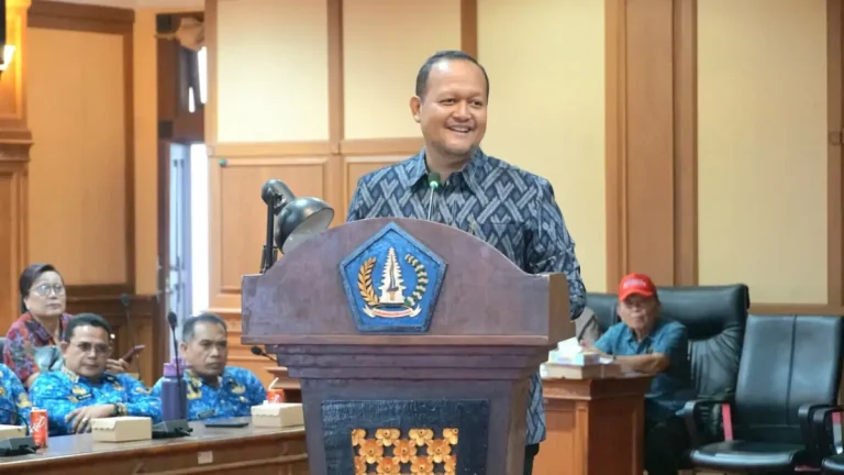 Wakil Bupati Badung sekaligus Ketua Komda Lansia Badung, Bagus Alit Sucipta, secara resmi membuka kegiatan Temu Regional Komda Lansia 2025