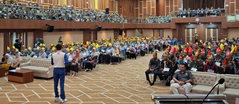 PT Astra Honda Motor mengajak 4.894 mahasiswa dari 29 perguruan tinggi di berbagai provinsi untuk mengikuti kampanye keselamatan berkendara