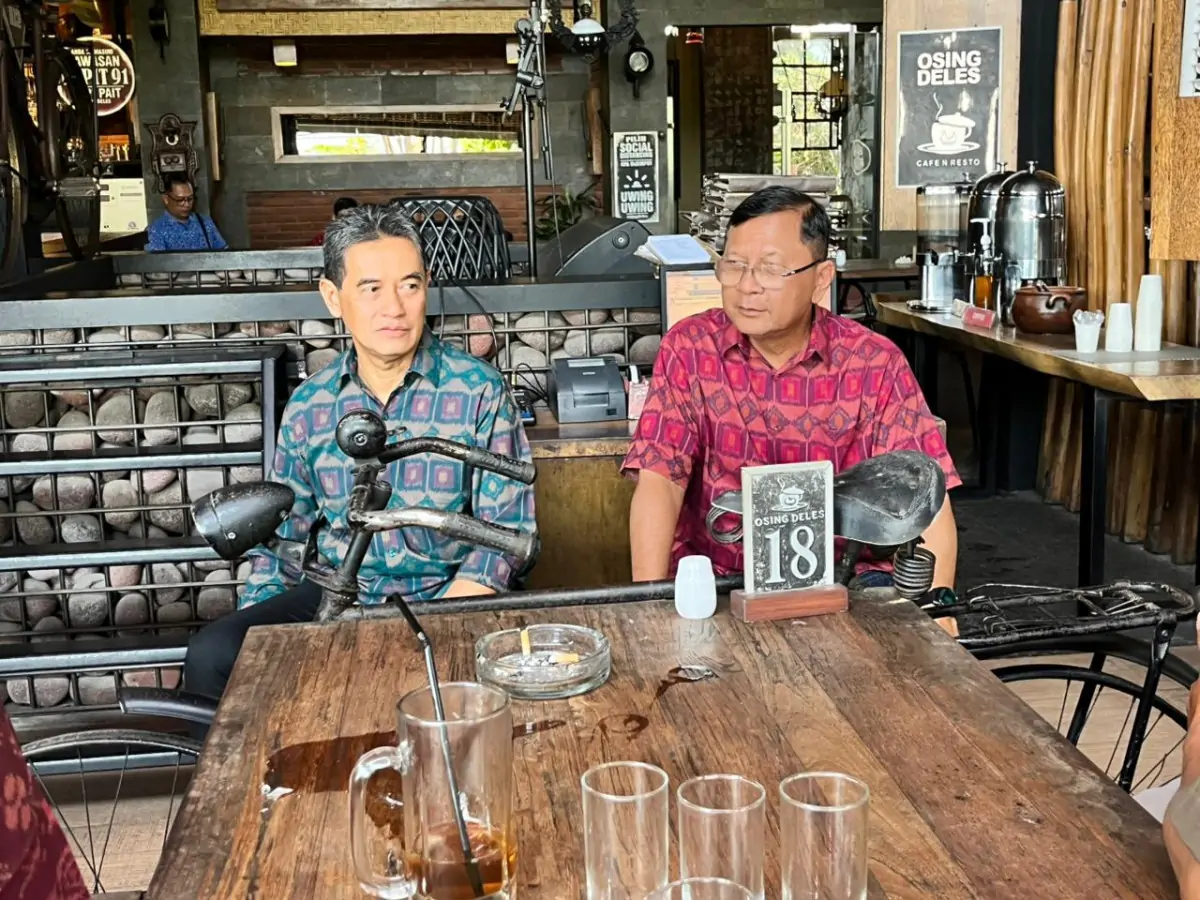 Bupati Sutjidra memastikan pembangunan jembatan permanen akan dimulai tahun 2026 guna menjaga akses ke kawasan pertanian terpadu Banyuasri, setelah jembatan bailey ditarik untuk penanganan bencana di NTT.