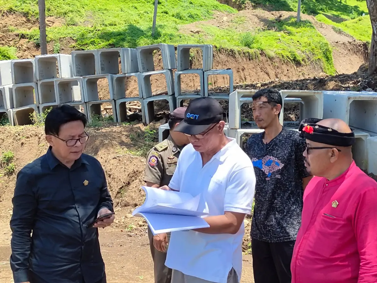 Pansus TRAP DPRD Bali melakukan sidak ke dua resort di Karangasem untuk memastikan kepatuhan terhadap perizinan dan tata ruang, serta menindak pelanggaran yang ditemukan di lapangan.