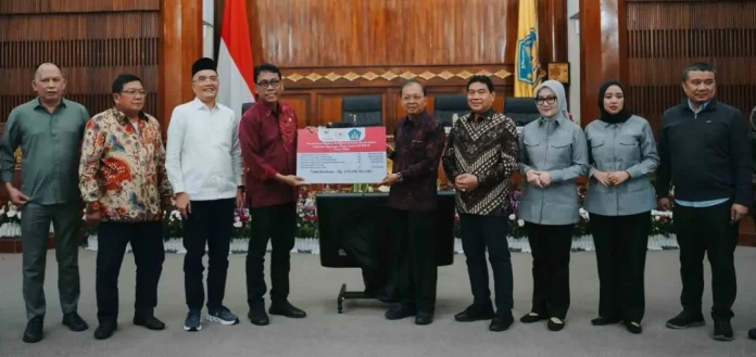 Komisi VIII DPR RI Salurkan Bantuan untuk Bali, Gubernur Koster: Bukti Sinergi Pemerintah Pusat dan Daerah