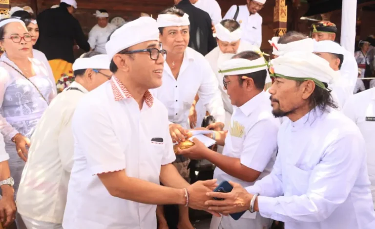 Nuansa religius dan kebersamaan terasa kuat di Pemerajan Agung Sakti, Desa Adat Padangsambian, Kecamatan Denpasar Barat