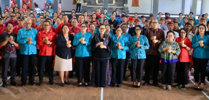 Putri Koster menyosialisasikan pengelolaan sampah berbasis sumber untuk membangun kesadaran masyarakat agar mulai memilah dan mengolah sampah dari rumah demi lingkungan yang bersih dan sehat.