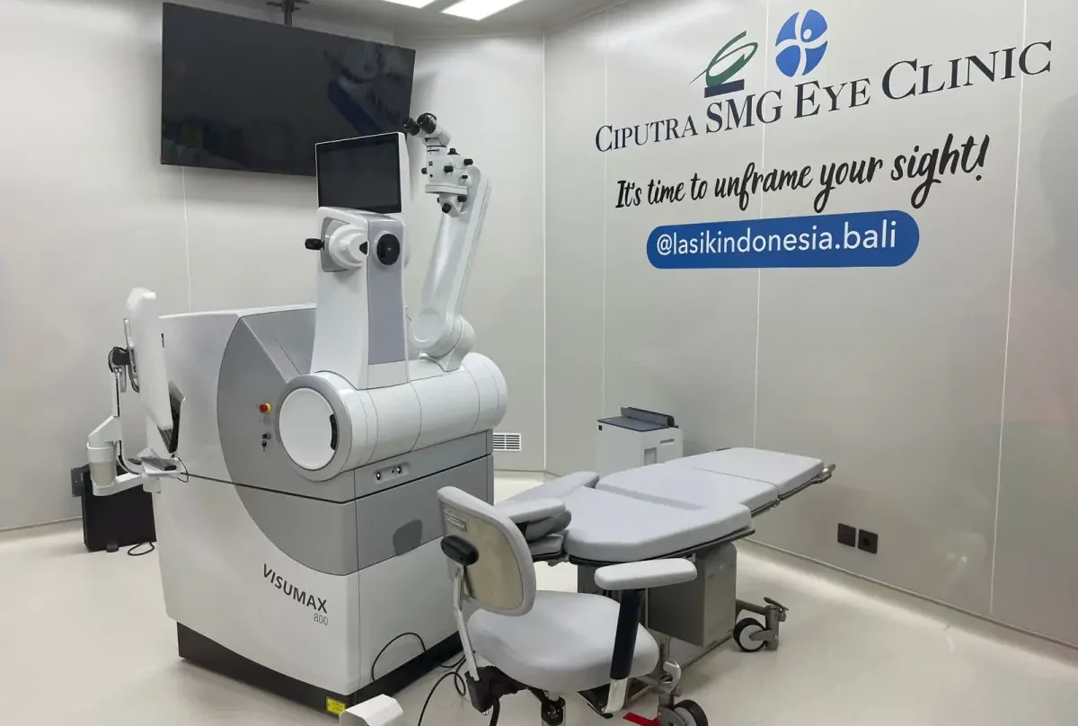 Peralatan medis di Ciputra SMG Eye Clinic