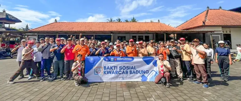 Kwarcab Pramuka Badung melaksanakan bakti sosial pasca bencana bersama TMMD Ke-126 dengan membersihkan sungai dan membangun infrastruktur sebagai bentuk pengabdian dan sinergi membangun Badung.