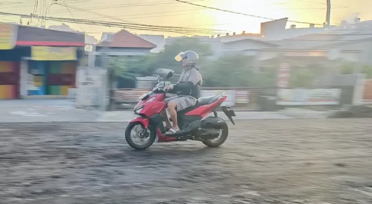 Astra Motor Bali melalui tim Safety Riding kembali melaksanakan kegiatan edukatif bertema #Cari_Aman di lintasan berbatu