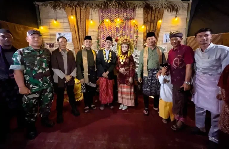 Bupati Kembang dan Wabup Ipat mendukung penuh Festival Loloan Jaman Lame sebagai upaya melestarikan budaya unik dan sejarah panjang masyarakat Loloan di Jembrana.