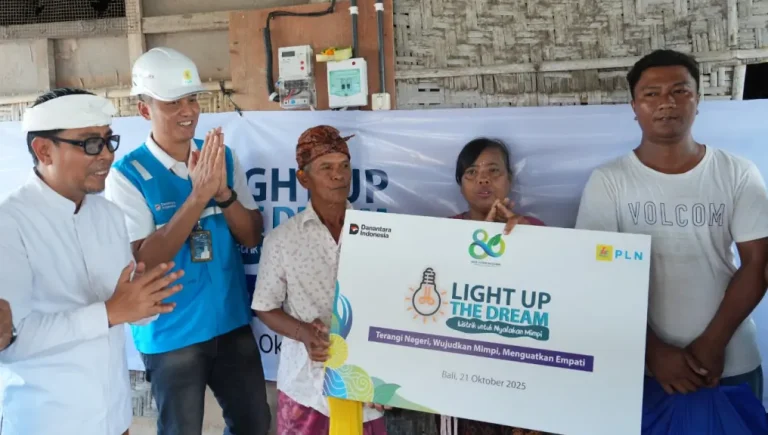 PLN Terangi Rumah Warga Prasejahtera di Denpasar Lewat Program 'Light Up The Dream'