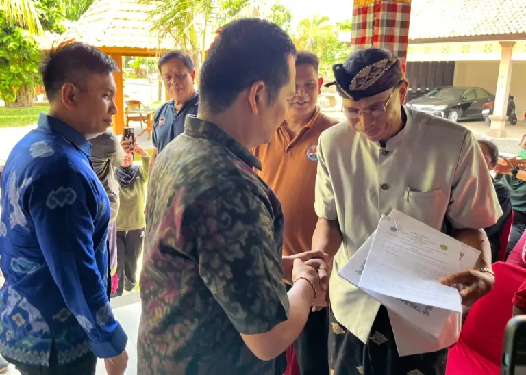 Pemkab Jembrana Serahkan Hibah Aset dan Dana Rp1,1 Miliar untuk Perkuat Pelayanan Masyarakat