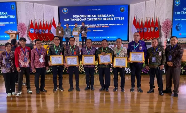 Kepala Dinas Komunikasi, Informatika, dan Persandian Kabupaten Bangli I Nyoman Murditha menghadiri pengukuhan Tim Tanggap Insiden Siber (TTIS) Organisasi dan Sektoral Tahun 2025 di Kantor BSSN RI, Senin (27/10/2025).