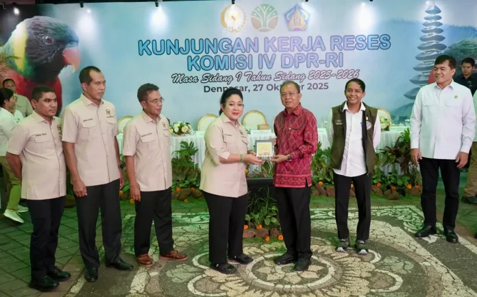 Gubernur Bali, Wayan Koster, mendampingi Komisi IV DPR RI Masa Sidang I Tahun 2025–2026 dengan agenda khusus “Repatriasi Satwa Liar di Bali”