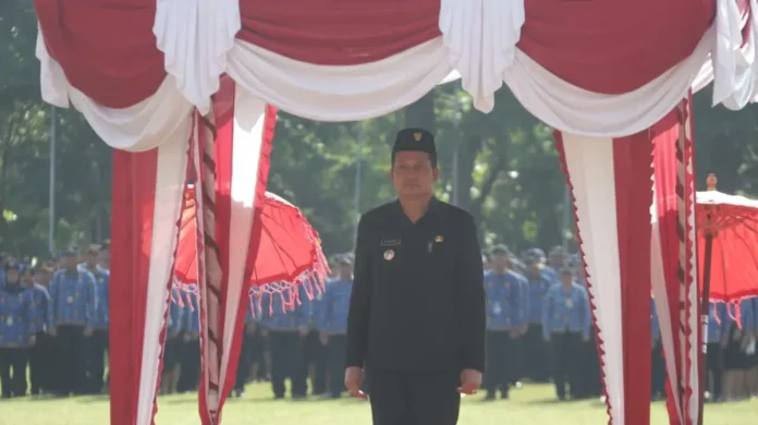 Bupati Jembrana I Made Kembang Hartawan memimpin apel Hari Sumpah Pemuda ke-97, mengajak generasi muda Jembrana meneladani semangat 1928 dan berperan aktif membangun daerah.