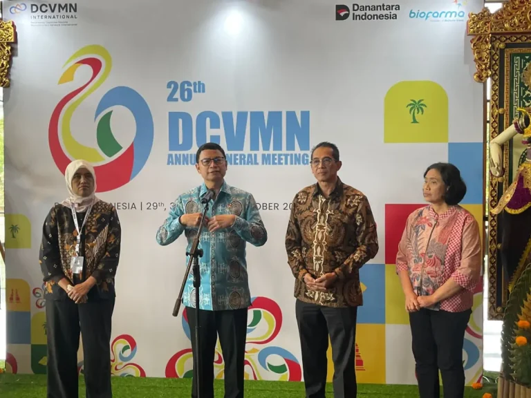Kepala Badan Pengawas Obat dan Makanan (BPOM) RI, Prof. Dr. Taruna Ikrar, bersama Direktur Utama Bio Farma Shadiq Akasya hadir pada hari kedua pertemuan Developing Countries Vaccine Manufacturers Network (DCVMN) ke-26 di Bali, Kamis, 30 Oktober 2025.