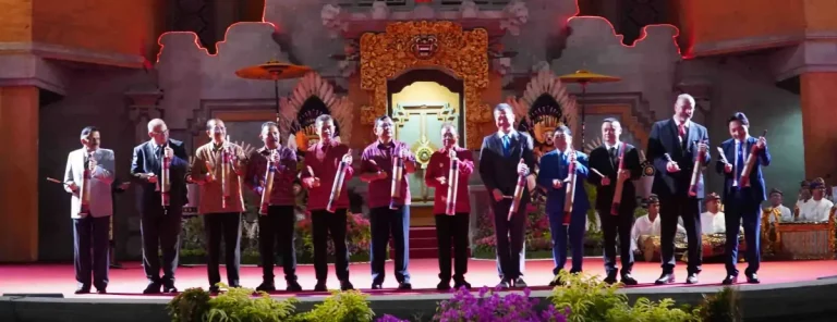 Kejuaraan Dunia Vovinam ke-8 tahun 2025 resmi dibuka di Singaraja, Bali, dengan diikuti sekitar 400 atlet dari 26 negara, menjadi ajang olahraga sekaligus promosi pariwisata dan persahabatan antarbangsa.