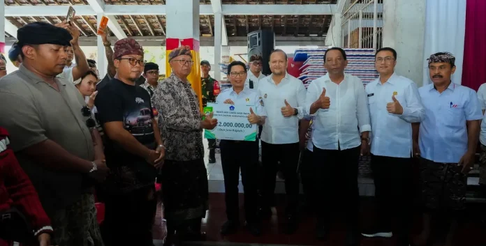 Bantuan Galungan dan Kuningan di Badung Rampung Disalurkan, Bupati Adi Arnawa Minta Warga Laporkan yang Belum Terdata.