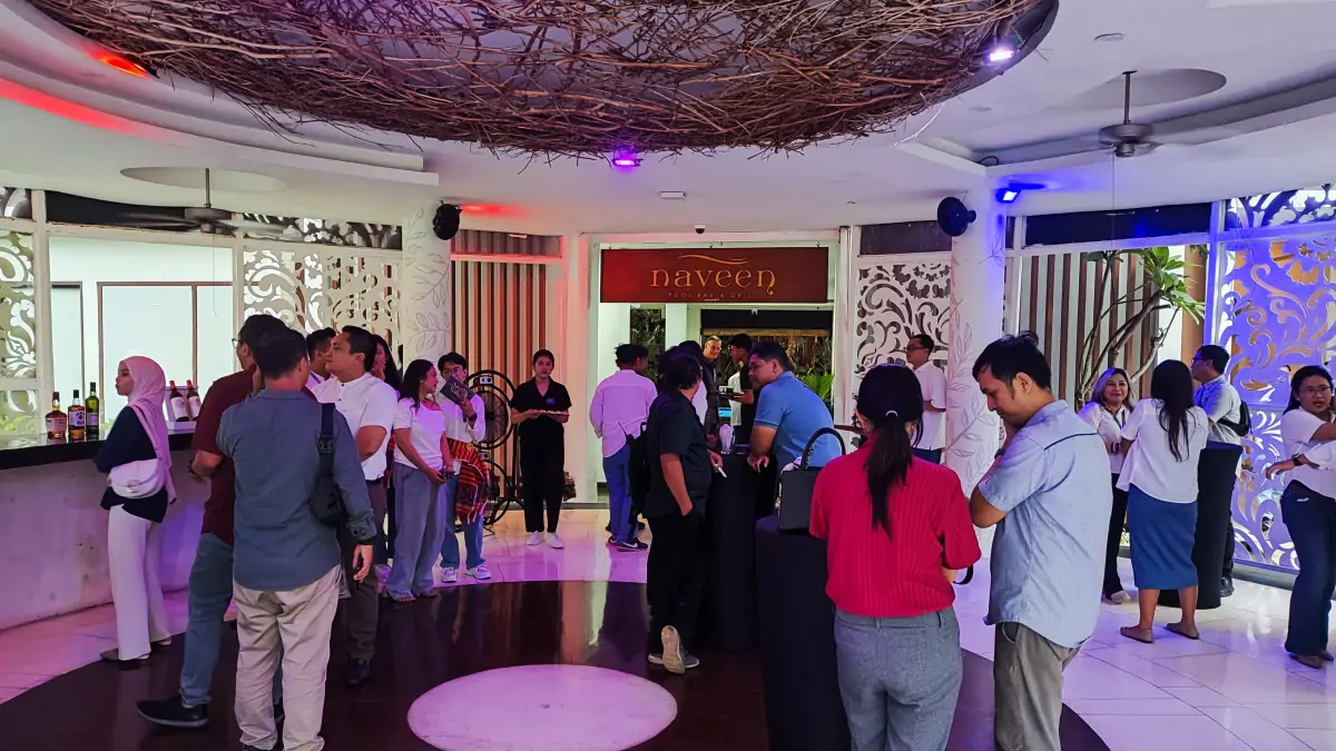 Golden Tulip Jineng Resort Hadirkan Naveen Pool Bar & Sizzling Sky Garden, Sensasi BBQ di Bawah Langit Kuta