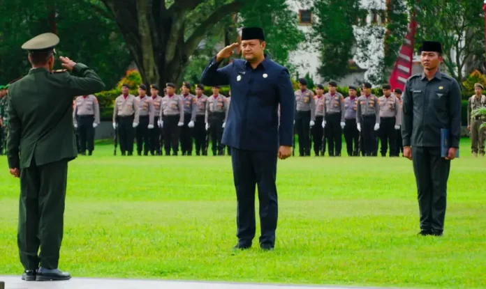 Semangat kepahlawanan menggema di Lapangan Mangupraja Mandala, Pusat Pemerintahan Kabupaten Badung, Senin 10 November 2025.