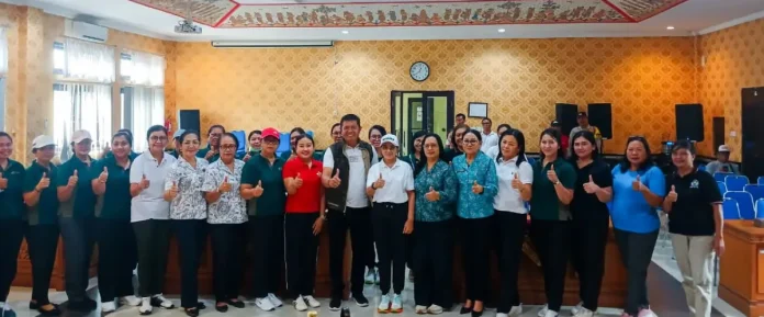 Ketua TP. PKK Badung Nyonya Rasniathi Adi Arnawa menggelar acara Temu Wirasa bersama pengurus, anggota PKK, dan kader Posyandu se-Desa Dalung, Minggu (2/11).