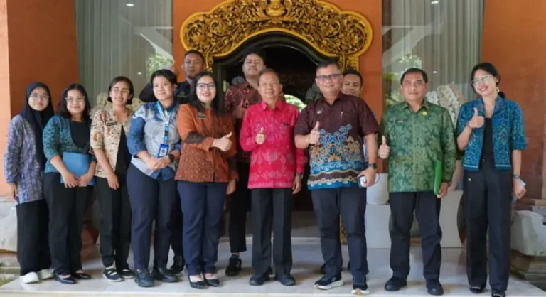 Gubernur Koster Dorong BGN Gunakan Produk Lokal Bali untuk Dukung Program Gizi Nasional