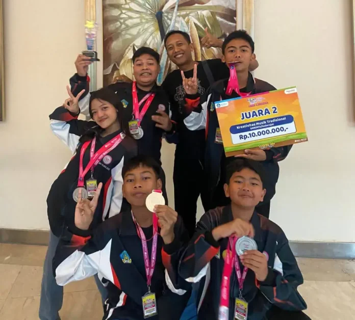 Prestasi membanggakan kembali ditorehkan oleh pelajar asal Kabupaten Tabanan. Mereka sukses mengangkat nama daerah hingga ke panggung nasional dalam ajang Festival dan Lomba Seni Siswa Nasional (FLS2N) 2025 yang berlangsung di Jakarta pada 3–8 November mendatang.