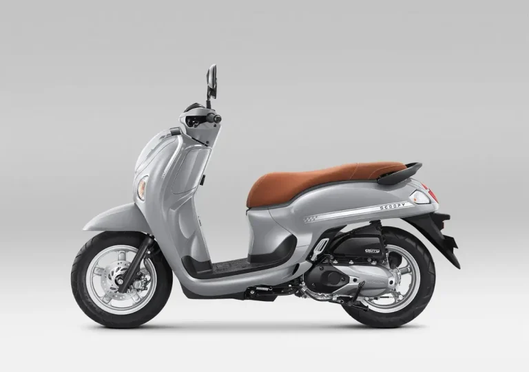 PT Astra Honda Motor (AHM) kembali memperkuat posisi New Honda Scoopy di pasar skutik retro dengan menghadirkan sentuhan warna baru