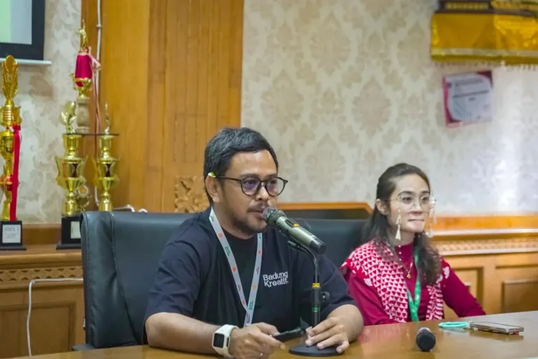 Nyoman Primahita Gunadarma menegaskan bahwa pelibatan 102 UMKM pada HUT ke-16 Mangupura merupakan upaya Pemkab Badung untuk memastikan perayaan ini berdampak langsung pada perekonomian masyarakat.