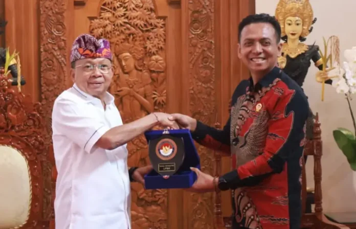 Komitmen memperkuat perlindungan bagi saksi dan korban di Bali kembali ditegaskan antara Gubernur Bali Wayan Koster dan Pimpinan LPSK RI