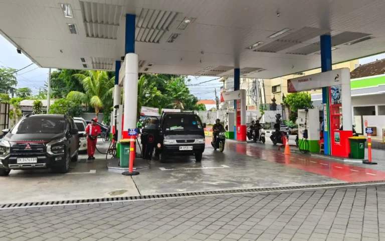 Pertamina Patra Niaga Jatimbalinus memastikan distribusi BBM di Bali berjalan lancar menjelang Hari Raya Galungan pada 19 November 2025.