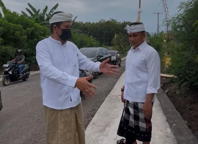 Bupati Jembrana I Made Kembang Hartawan bersama Wakil Bupati IGN Patriana Krisna (Ipat) melanjutkan agenda dengan meninjau progres pembangunan ruas Jalan Lelateng–Pengambengan.