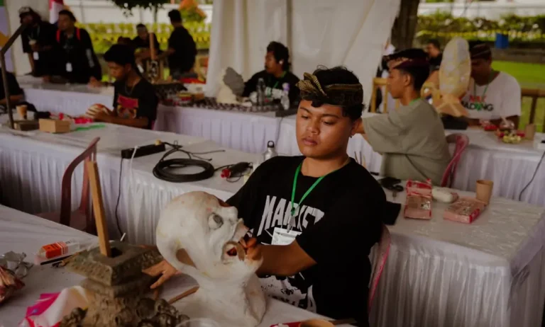 Untuk pertama kalinya, tapel ogoh-ogoh dibuat langsung di lokasi acara lewat Lomba Tapel Ogoh-ogoh Mangucita, hasil kolaborasi Bank BPD Bali dan Komunitas Jemari.