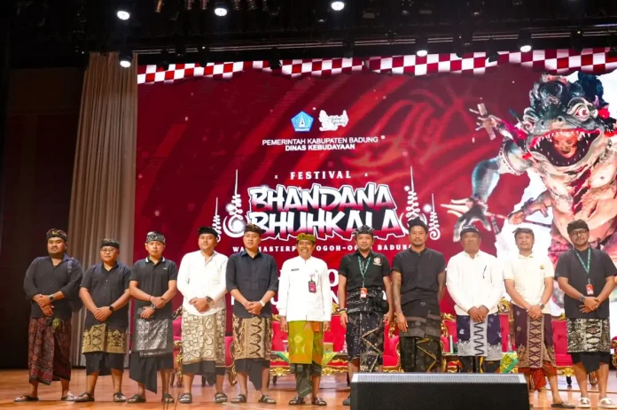 Dinas Kebudayaan Badung menggelar workshop ogoh-ogoh bagi Sekaa Teruna dan Yowana untuk meningkatkan kreativitas dan persiapan Lomba Ogoh-Ogoh 2026 dengan tema “Bhandana Bhuhkala”.