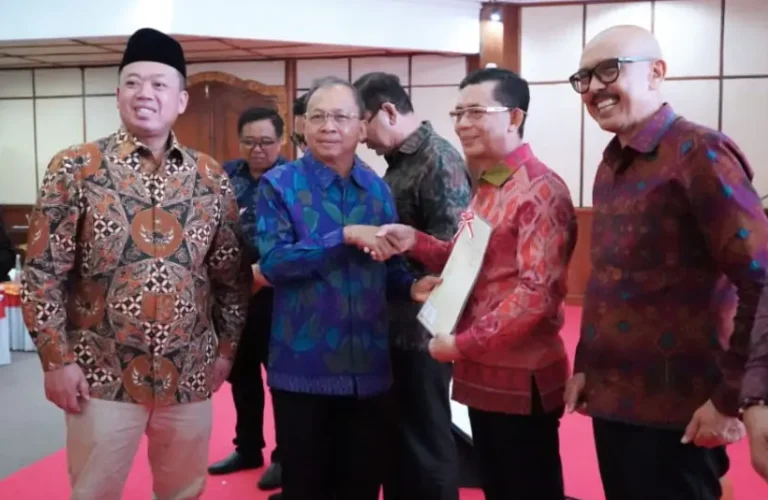 Gubernur Koster Tegaskan Larangan Izin Pembangunan Hotel-Restoran dan Toko Modern di Lahan Produktif