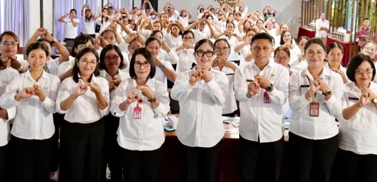 Tim Pembina Posyandu, Rai Wahyuni Sanjaya, hadir memberikan pembekalan dalam kegiatan Bimbingan Teknis Peningkatan Kapasitas Kader Posyandu
