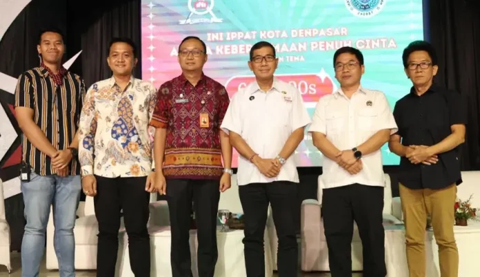 Penjabat (Pj) Sekretaris Daerah Kota Denpasar, I Gusti Ngurah Eddy Mulya saat menghadiri acara Rakerda Kebersamaan Penuh Cinta yang digelar Ikatan Notaris Indonesia (INI) Kota Denpasar bersama Ikatan Pejabat Pembuat Akta Tanah (IPPAT) Kota Denpasar, di Hongkong Garden Restaurant, Rabu (3/12/2025).