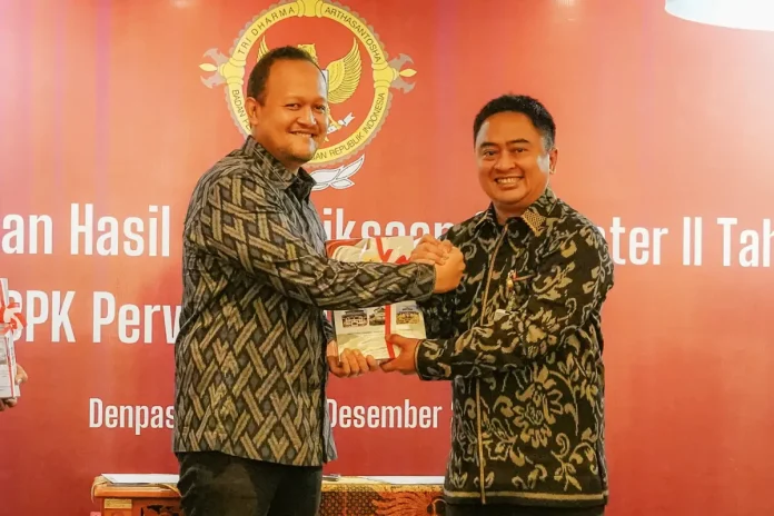 Pemerintah Kabupaten Badung menerima Laporan Hasil Pemeriksaan Kepatuhan atas Pengelolaan PDRD Tahun 2024 hingga Triwulan III Tahun 2025