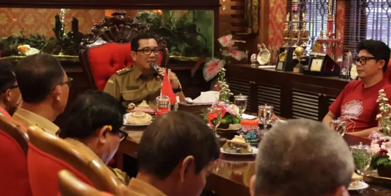 Pemerintah Kabupaten Tabanan membuka ruang dialog dengan masyarakat Desa Jatiluwih menyusul kebijakan penyegelan 13 unit akomodasi pariwisata