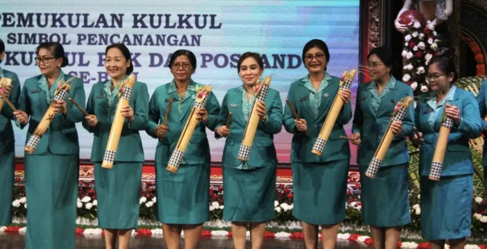Sekretaris I Tim Penggerak PKK Kota Denpasar, Ayu Kristi Arya Wibawa, menghadiri kegiatan pencanangan Gerakan Kulkul PKK dan Posyandu se-Provinsi Bali