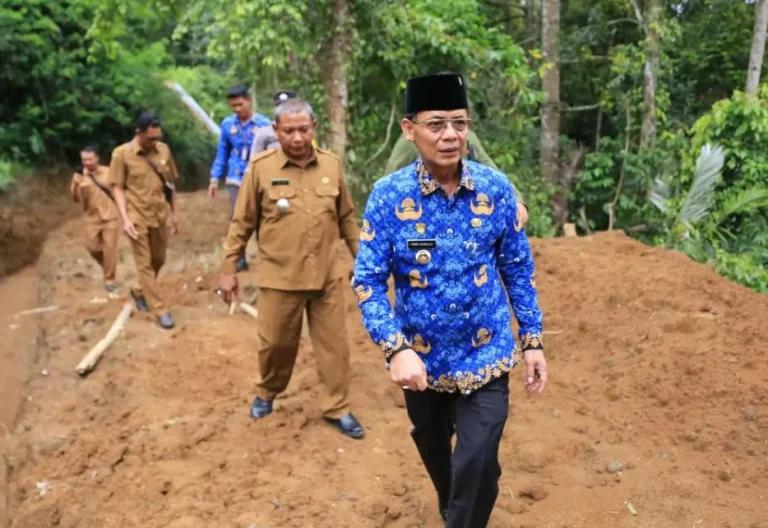 Bupati Satria Pantau Pemulihan Irigasi Subak Tohpati, Dorong Lahan Sawah Kembali Produktif