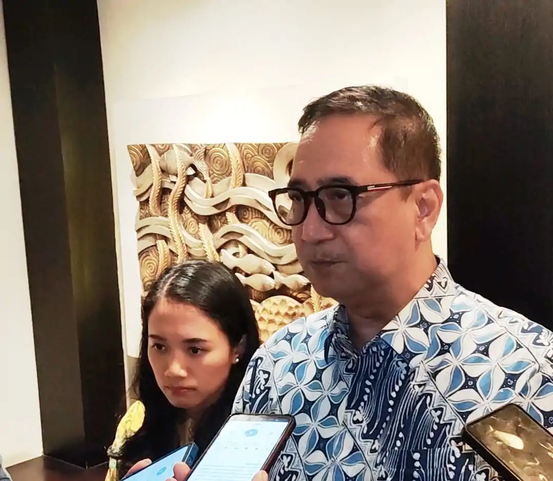 H. Ferdiansyah, S.E., M.M., Sekretaris Fraksi Partai Golkar MPR RI didampingi Puteri Anetta Komarudin, B.Com saat diwawancarai pada Senin, 1 Desember 2025.