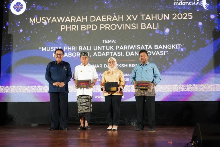Gubernur Bali Wayan Koster membuka MUSDA XV PHRI Bali 2025 dan menegaskan pentingnya kolaborasi, keberlanjutan, serta penguatan pariwisata berbasis budaya untuk menjaga daya saing Bali.