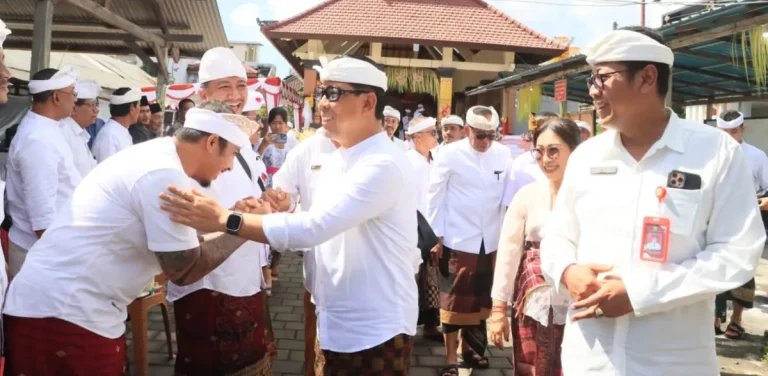 Balai Banjar Sanga Agung di Desa Tegal Harum, Kecamatan Denpasar Barat, resmi digunakan setelah melalui upacara pemelaspasan.