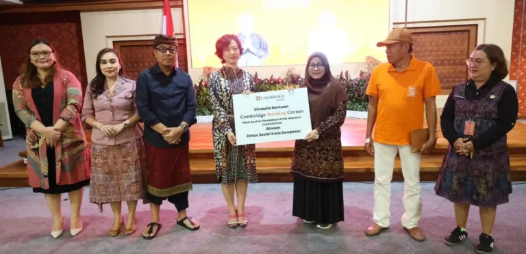 Pemerintah Kota Denpasar memberikan apresiasi kepada mitra aktif melalui penganugerahan Penghargaan Vasudhaiva Kutumbakam 2025.