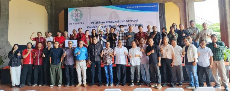 Dewan Pers menggelar pelatihan AI untuk konten kreatif dan keberlanjutan media di Denpasar, bertujuan meningkatkan kapasitas jurnalis menghadapi transformasi digital dan memanfaatkan teknologi AI di YouTube.